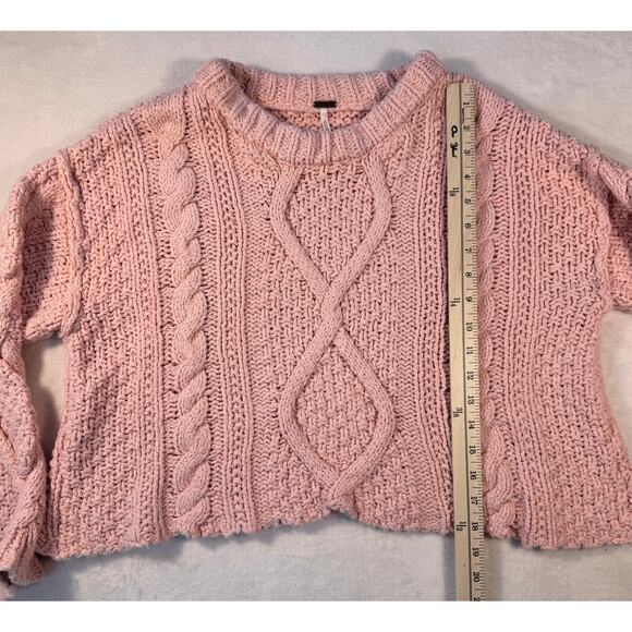 Free People Cutting Edge Pink Chunky Cableknit Crop Sweater Pullover Large - Picture 6 of 9